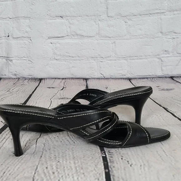 Cole Haan black leather strappy sandals, 9.5 - Picture 5 of 15